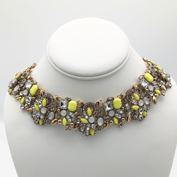 NWT AVA Statement Bib Necklace in Gold - Yellow - Picture 2 of 8